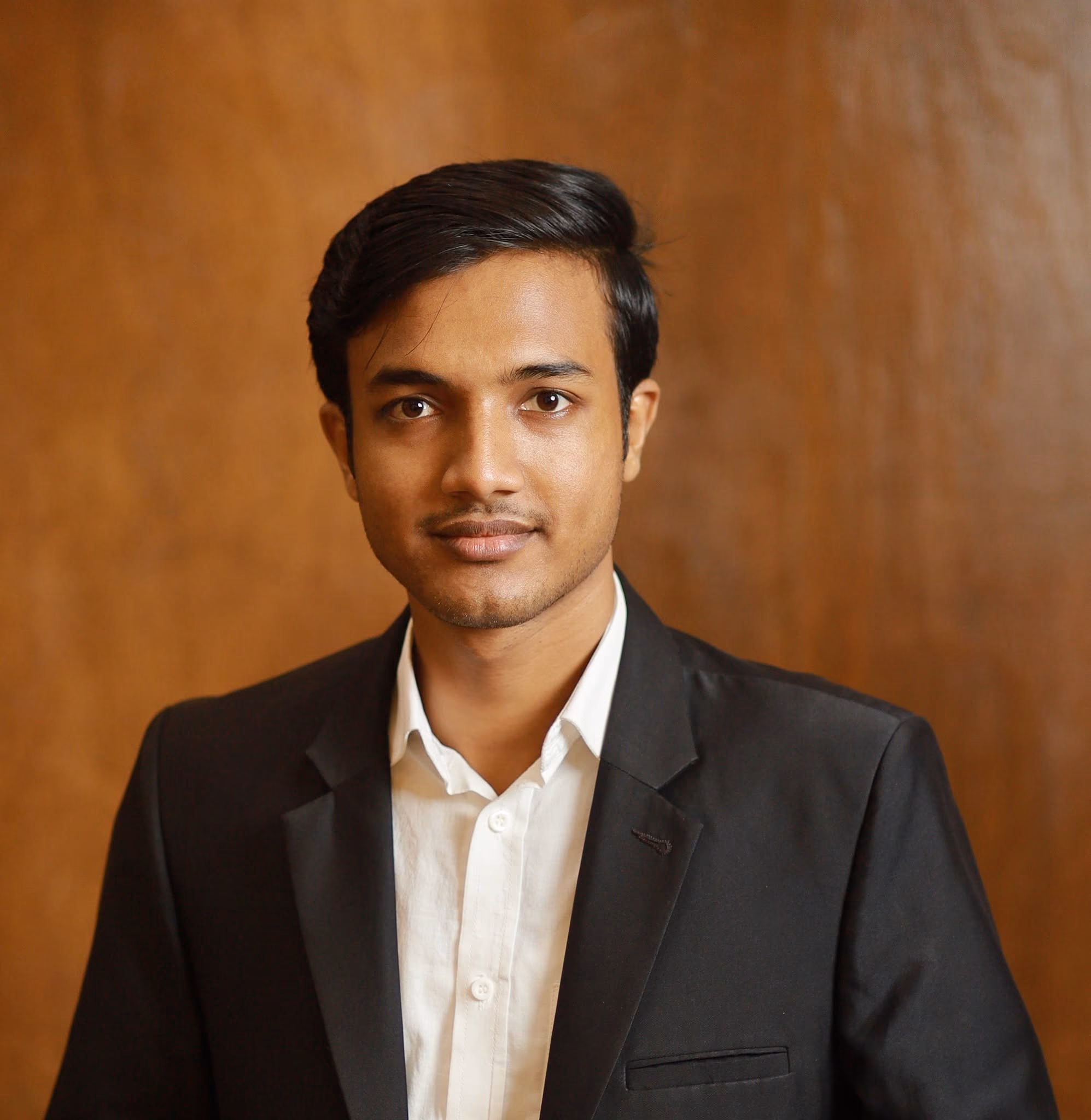 Shofiqul Islam Miraz, portrait, 4:5